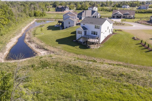 W176N7392 Amethyst DRIVE, Menomonee Falls, WI 53051