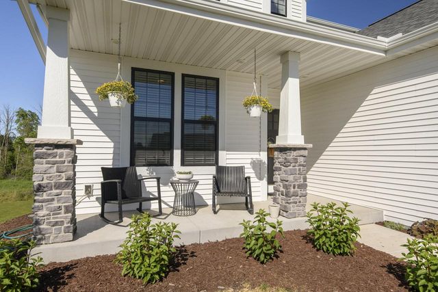 W176N7392 Amethyst DRIVE, Menomonee Falls, WI 53051