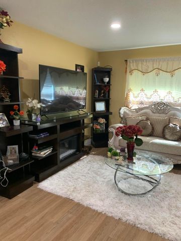 1014 Old Boynton Road, Boynton Beach, FL 33426