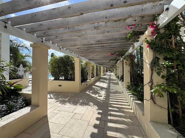 400 S Pointe Dr 1610, Miami Beach, FL 33139