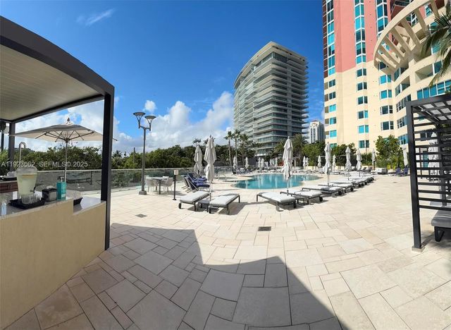 400 S Pointe Dr 1610, Miami Beach, FL 33139