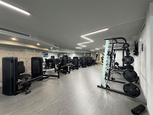 400 S Pointe Dr 1610, Miami Beach, FL 33139