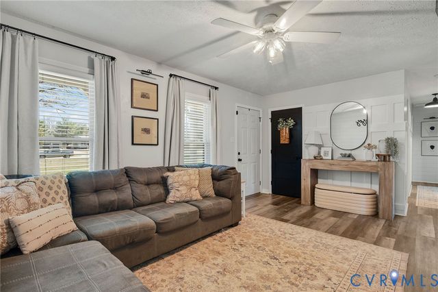 453 Manquin Dr, King William, VA 23009