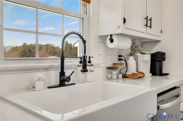 453 Manquin Dr, King William, VA 23009