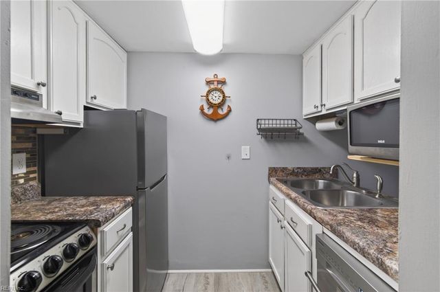 308 Pacific DR, Hampton, VA 23666