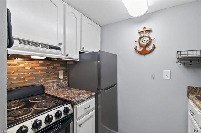 308 Pacific DR, Hampton, VA 23666