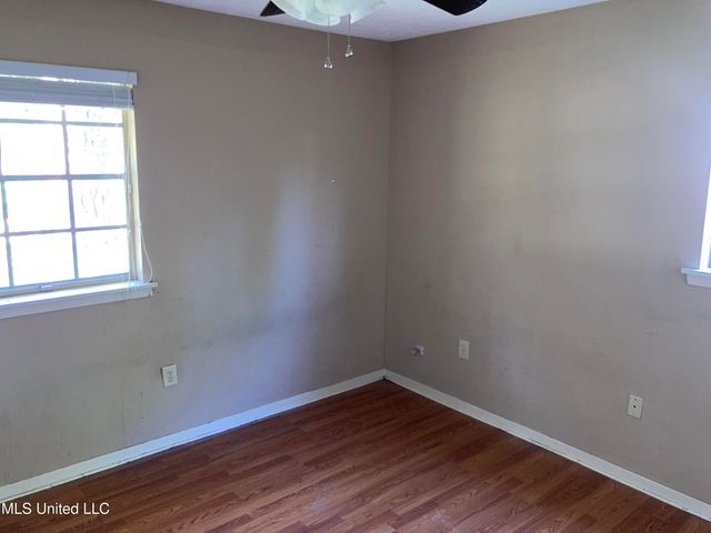 1002 Autumn Street, Jackson, MS 39212