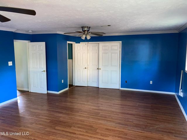 1002 Autumn Street, Jackson, MS 39212