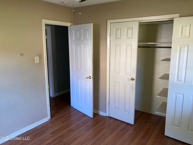 1002 Autumn Street, Jackson, MS 39212