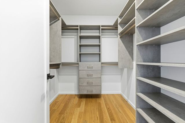 7 Algonquin Rd 1, Newton, MA 02467
