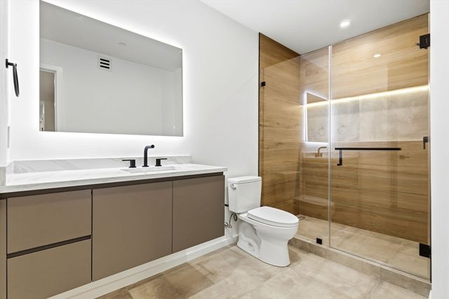 7 Algonquin Rd 1, Newton, MA 02467