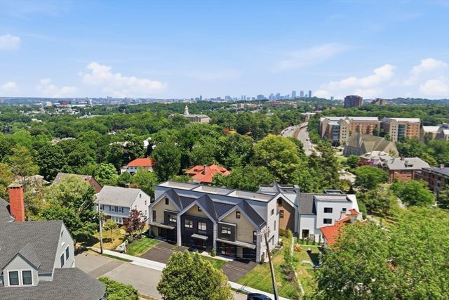 7 Algonquin Rd 1, Newton, MA 02467