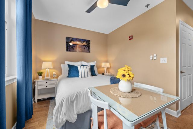 1273 Graves Harbor Trl Apt 3301, Huddleston, VA 24104