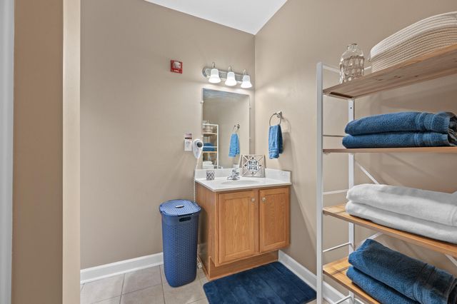 1273 Graves Harbor Trl Apt 3301, Huddleston, VA 24104