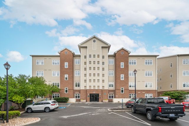 1273 Graves Harbor Trl Apt 3301, Huddleston, VA 24104