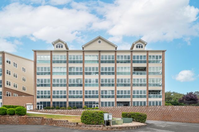 1273 Graves Harbor Trl Apt 3301, Huddleston, VA 24104