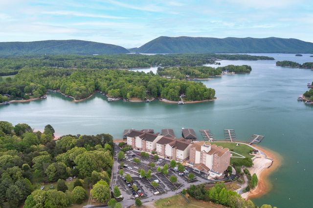 1273 Graves Harbor Trl Apt 3301, Huddleston, VA 24104