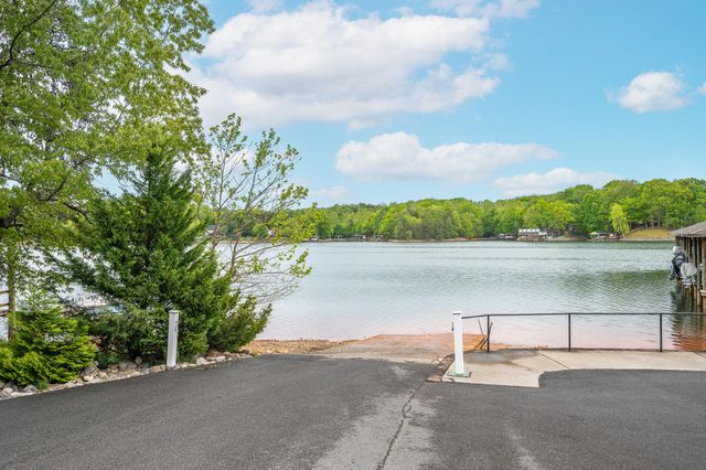 1273 Graves Harbor Trl Apt 3301, Huddleston, VA 24104