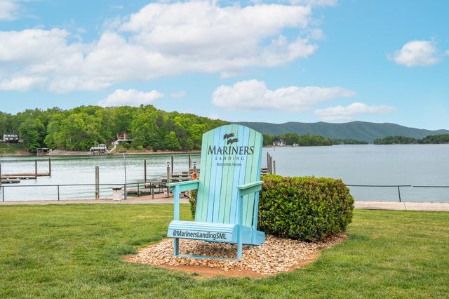 1273 Graves Harbor Trl Apt 3301, Huddleston, VA 24104