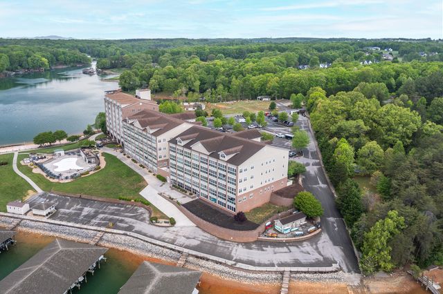 1273 Graves Harbor Trl Apt 3301, Huddleston, VA 24104