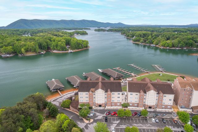 1273 Graves Harbor Trl Apt 3301, Huddleston, VA 24104