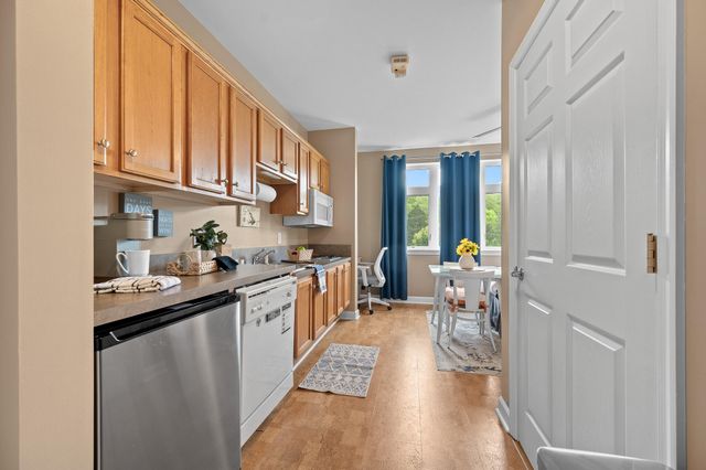 1273 Graves Harbor Trl Apt 3301, Huddleston, VA 24104