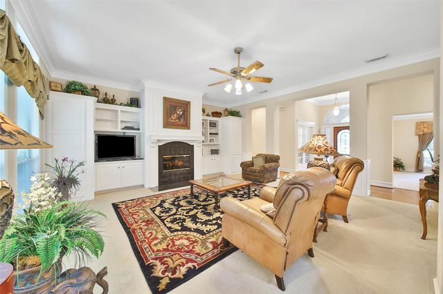 2601 Woods Estates Drive, Conroe, TX 77304