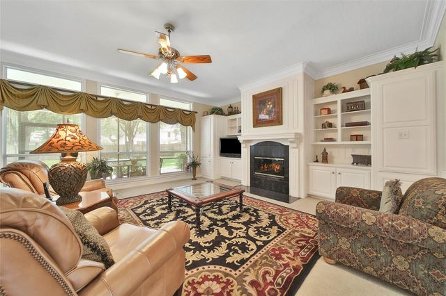 2601 Woods Estates Drive, Conroe, TX 77304
