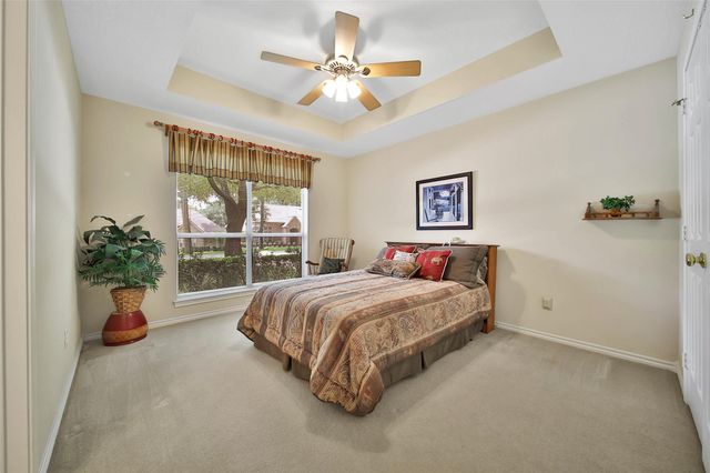 2601 Woods Estates Drive, Conroe, TX 77304