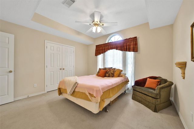 2601 Woods Estates Drive, Conroe, TX 77304