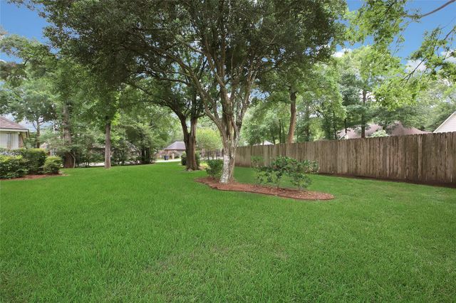 2601 Woods Estates Drive, Conroe, TX 77304