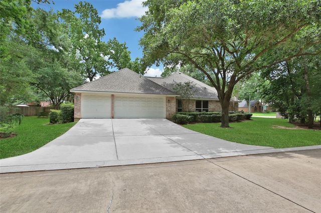 2601 Woods Estates Drive, Conroe, TX 77304