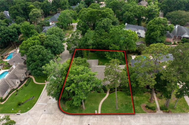 2601 Woods Estates Drive, Conroe, TX 77304