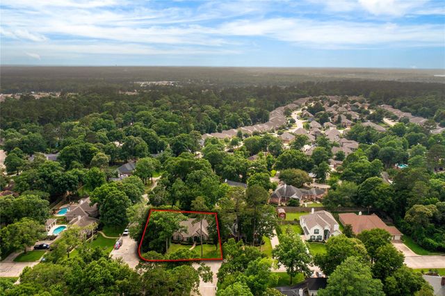 2601 Woods Estates Drive, Conroe, TX 77304