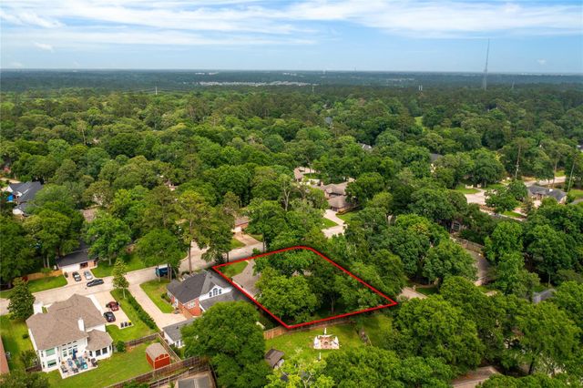 2601 Woods Estates Drive, Conroe, TX 77304