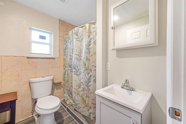 413 NW 100th Ter, Miami, FL 33150