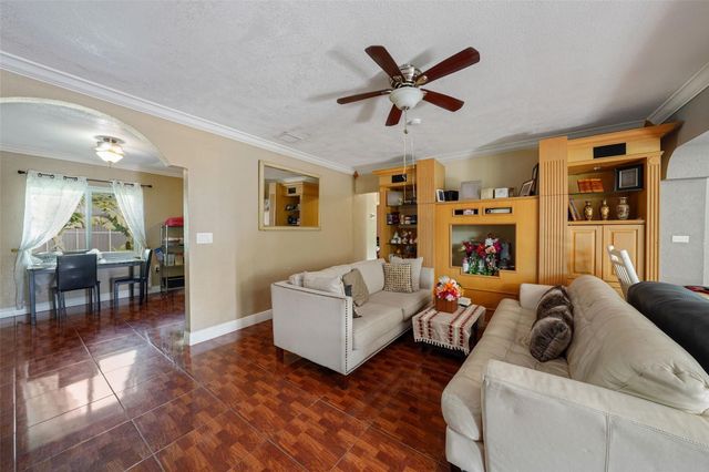 413 NW 100th Ter, Miami, FL 33150