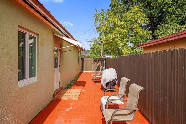 413 NW 100th Ter, Miami, FL 33150