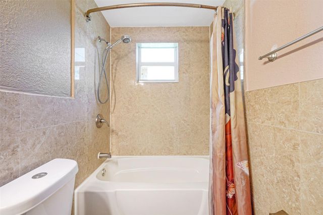 413 NW 100th Ter, Miami, FL 33150