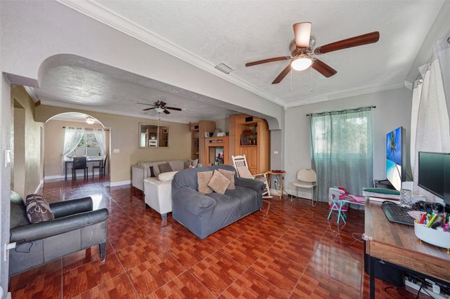 413 NW 100th Ter, Miami, FL 33150