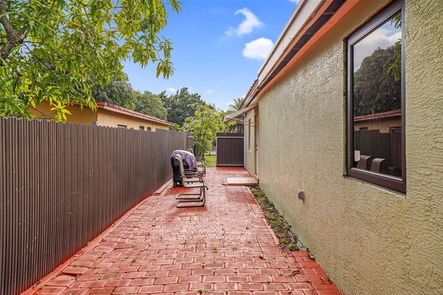 413 NW 100th Ter, Miami, FL 33150