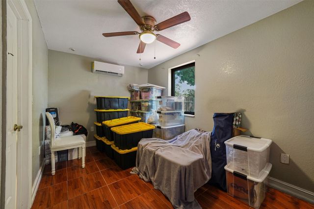 413 NW 100th Ter, Miami, FL 33150