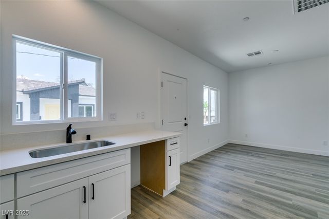 365 North 16th Street, Las Vegas, NV 89101