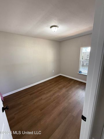 1811 Wilson Avenue, Pascagoula, MS 39567