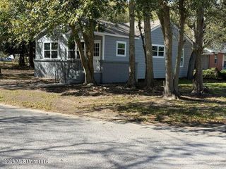 1811 Wilson Avenue, Pascagoula, MS 39567