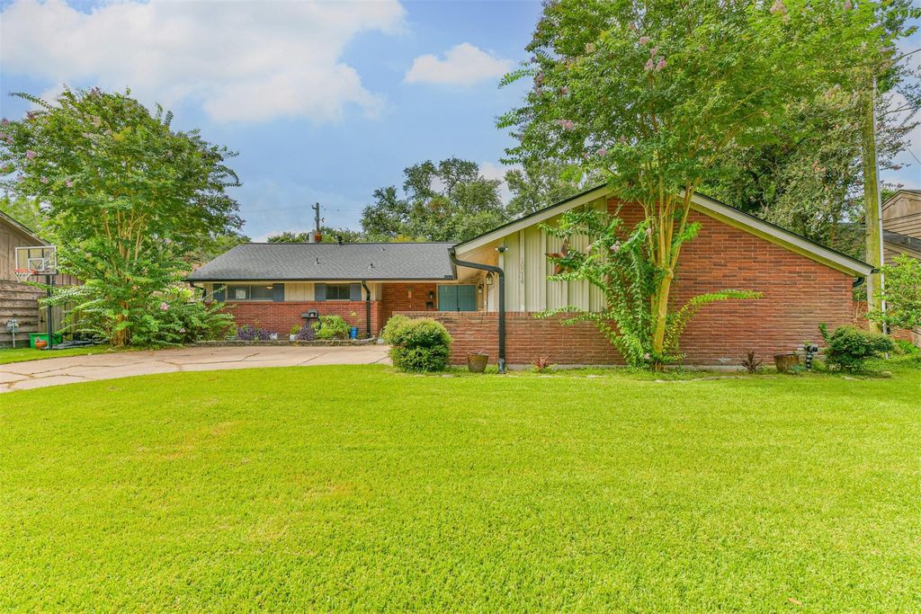 10314 Old Orchard Road, La Porte, TX 77571