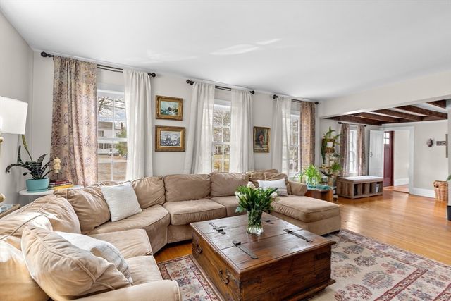 30 S River St, Wellesley, MA 02482