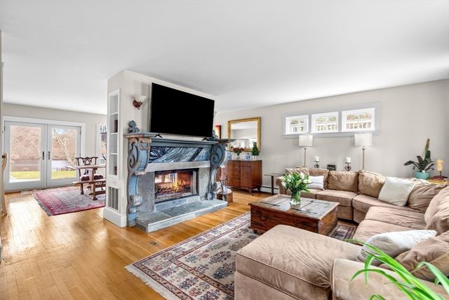 30 S River St, Wellesley, MA 02482