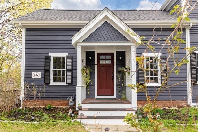 30 S River St, Wellesley, MA 02482