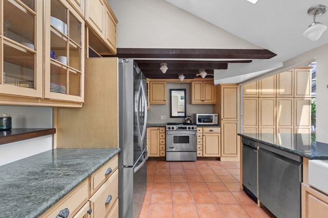 30 S River St, Wellesley, MA 02482